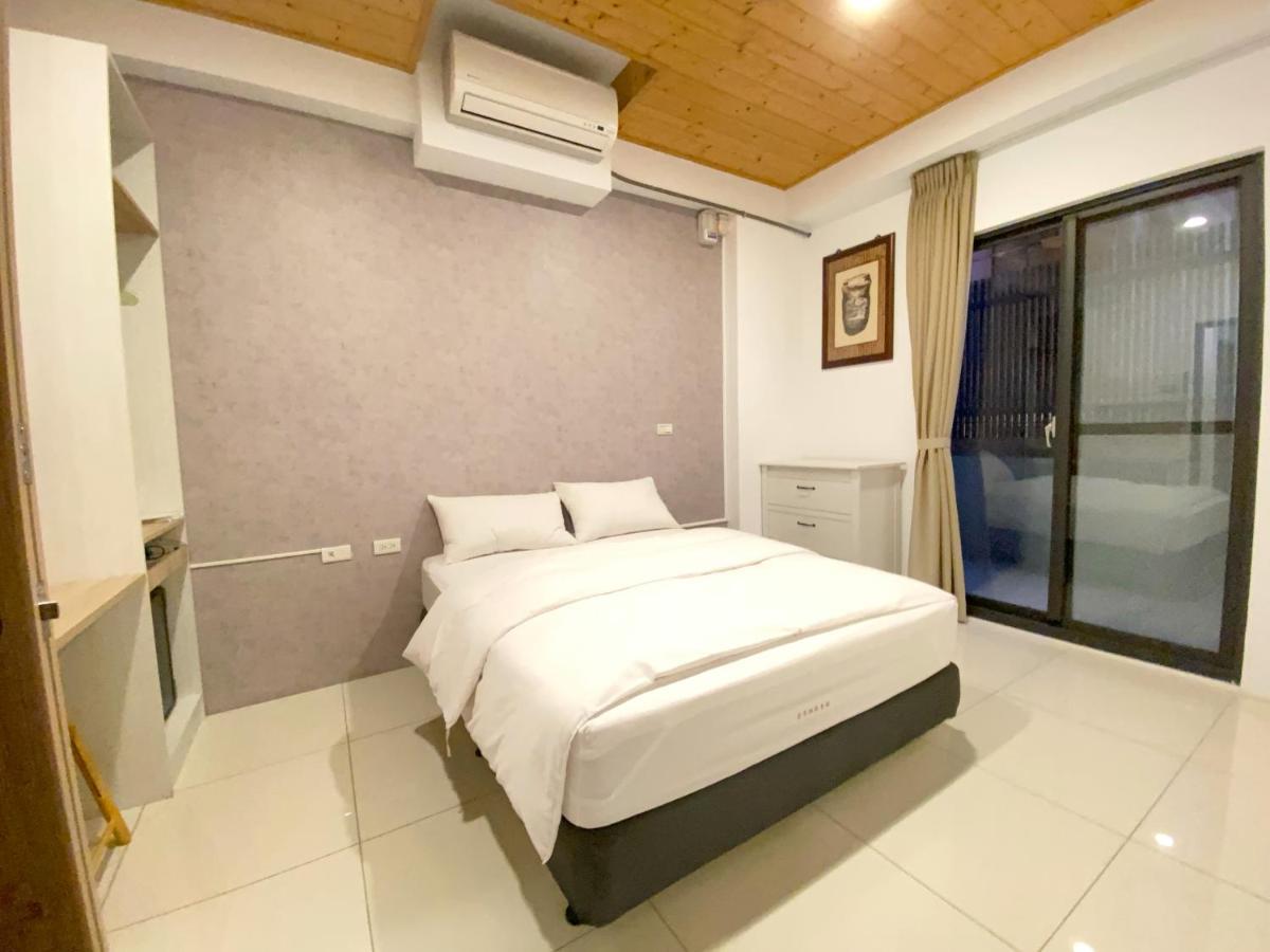 108 House Inn Tainan Bagian luar foto