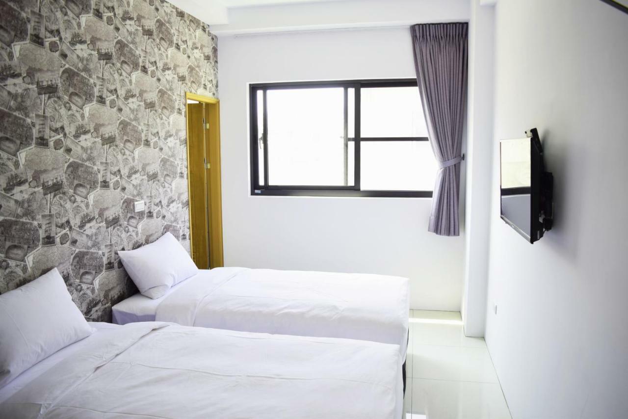 108 House Inn Tainan Bagian luar foto